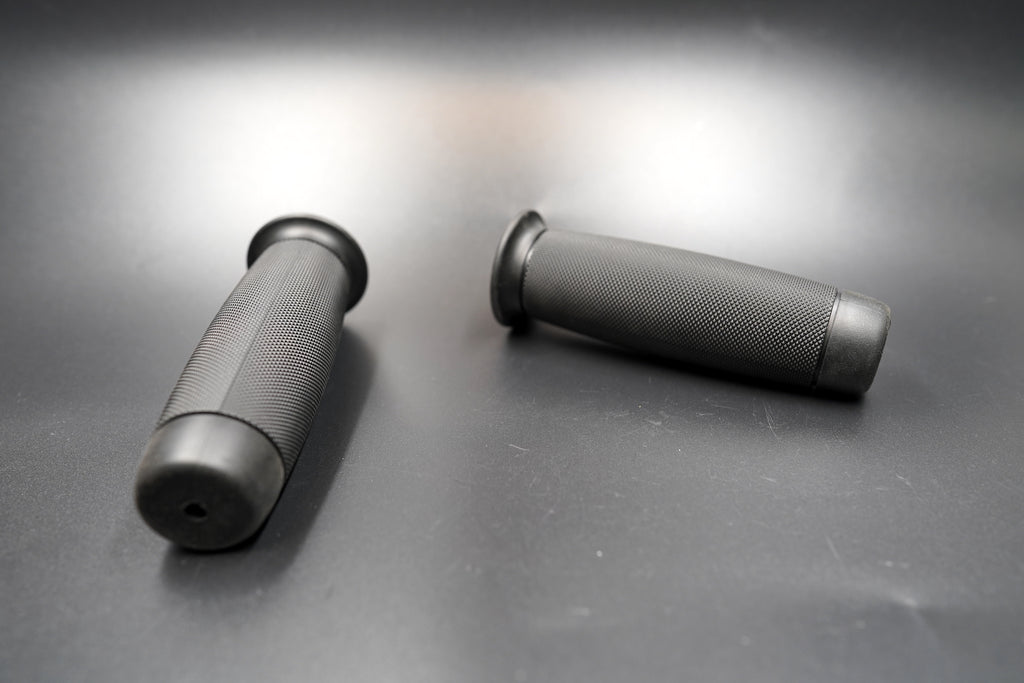 Classic Black Rubber Grips – 22mm (7/8") – 1 Pair