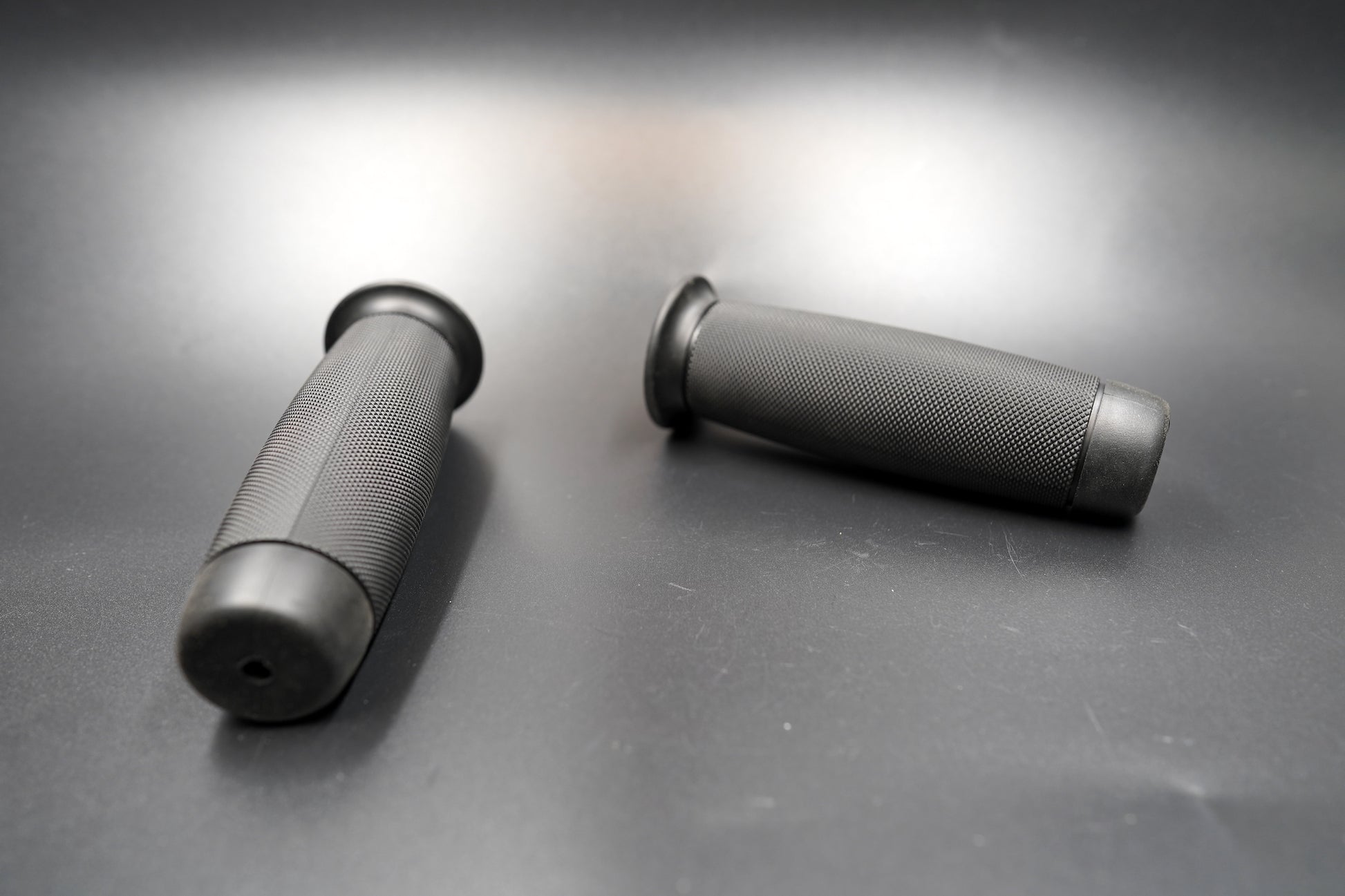 Classic Black Rubber Grips – 22mm (7/8") – 1 Pair