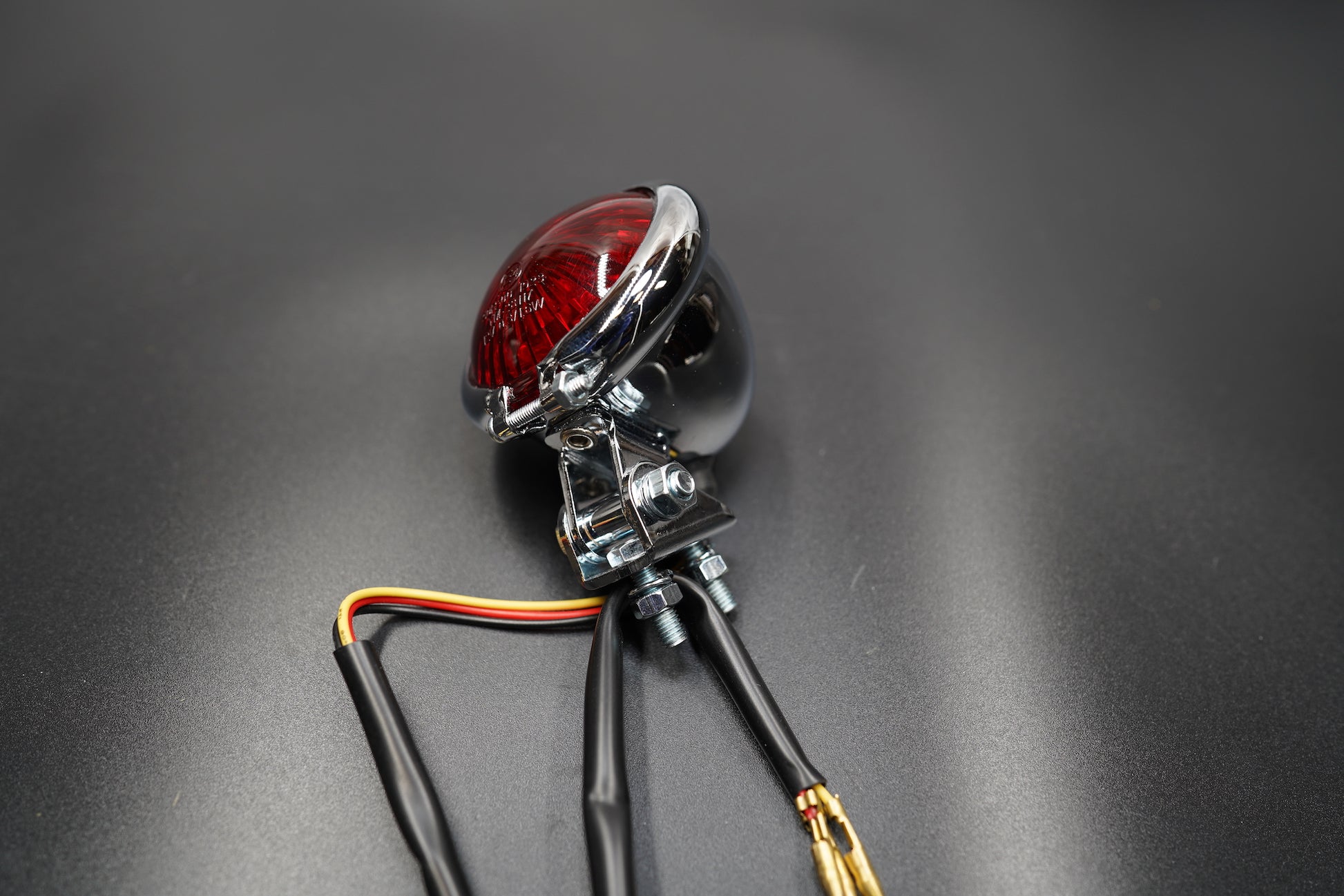 Vintage-Style Round LED Tail Light – Matte Black or Chrome
