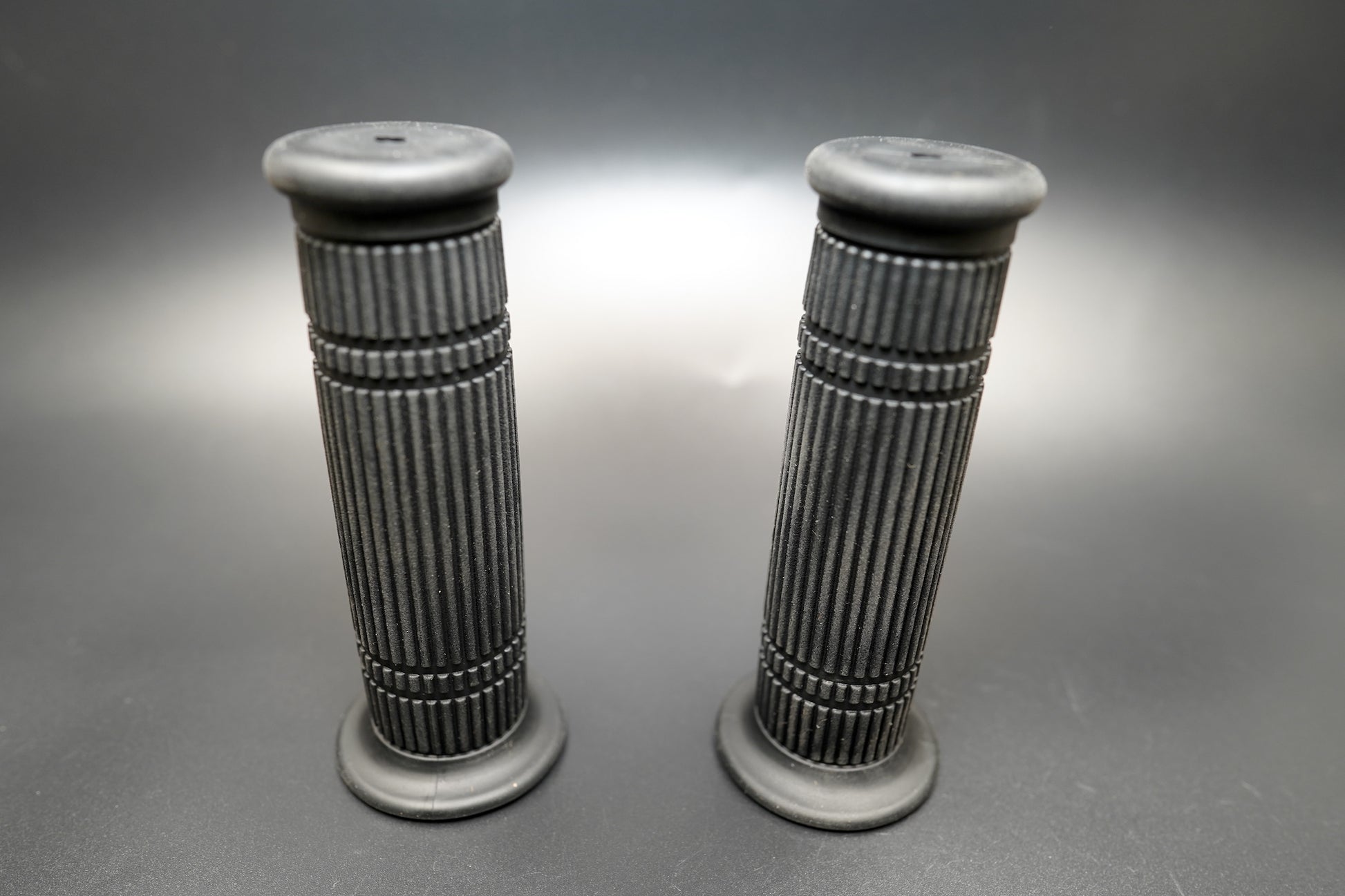 Classic Ribbed Motorcycle Handlebar Grips – 22mm (7/8") – Black Silicone Rubber (1 Pair)