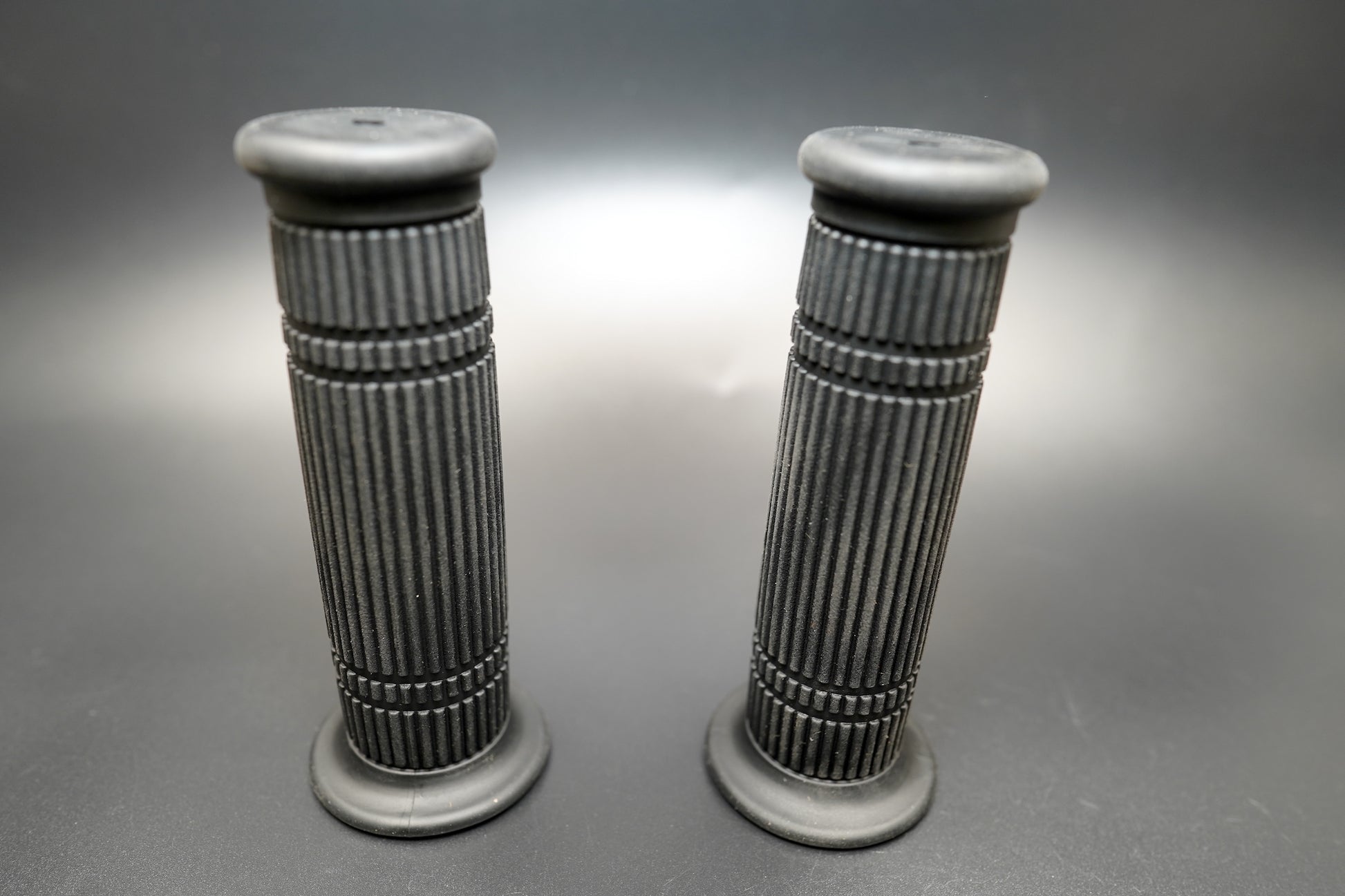 Classic Ribbed Motorcycle Handlebar Grips – 22mm (7/8") – Black Silicone Rubber (1 Pair)