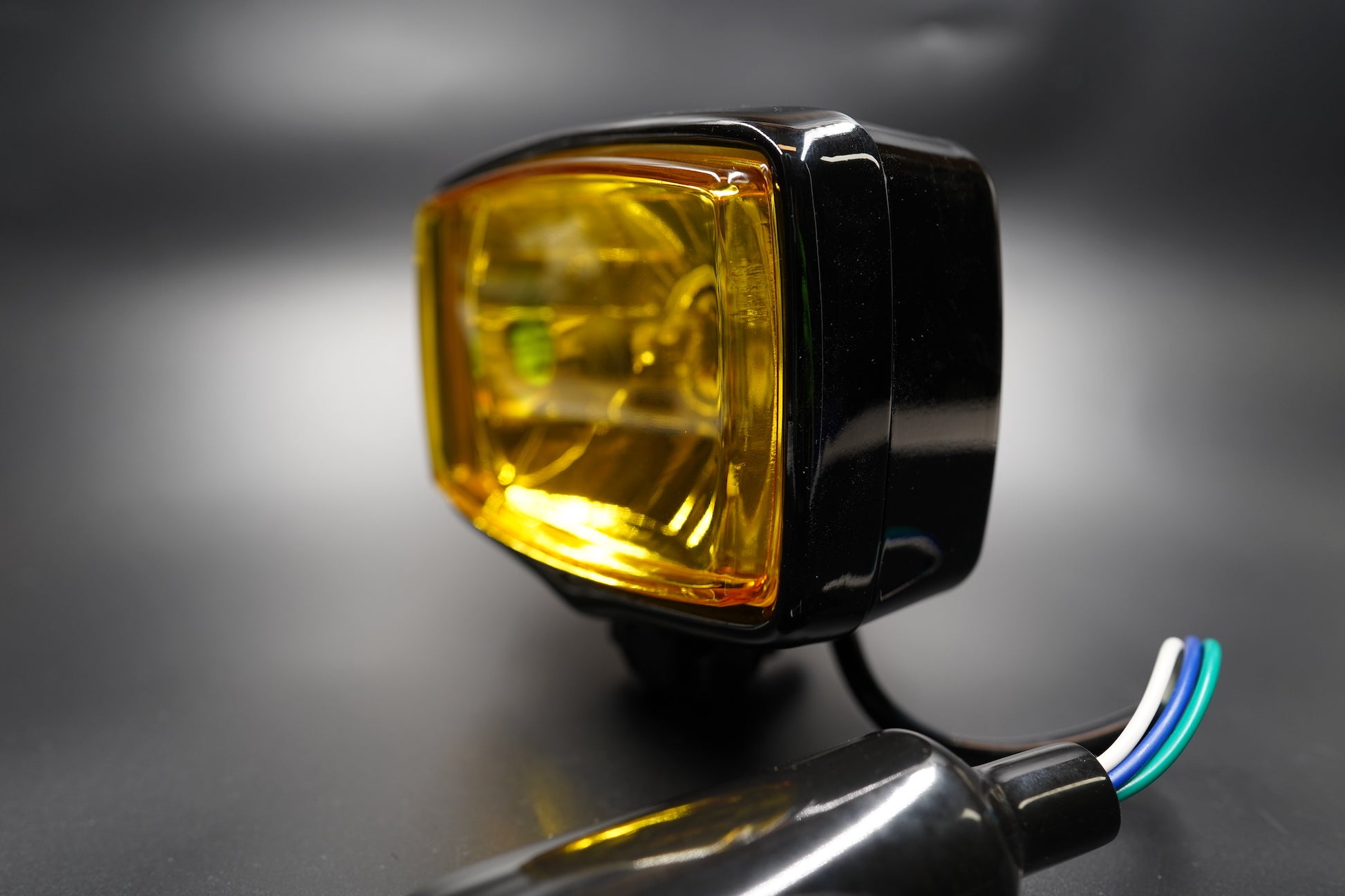 Vintage-Style Square Motorcycle Headlight – Yellow Lens
