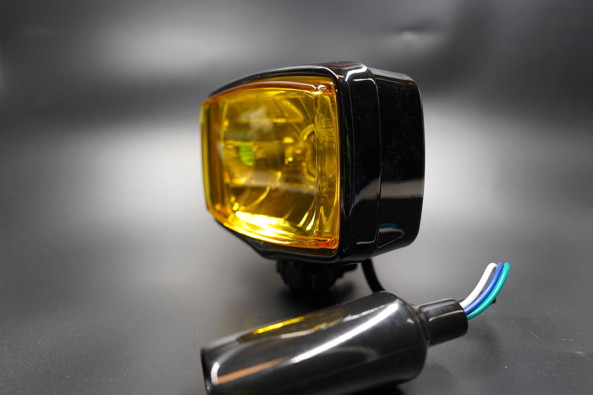 Vintage-Style Square Motorcycle Headlight – Yellow Lens