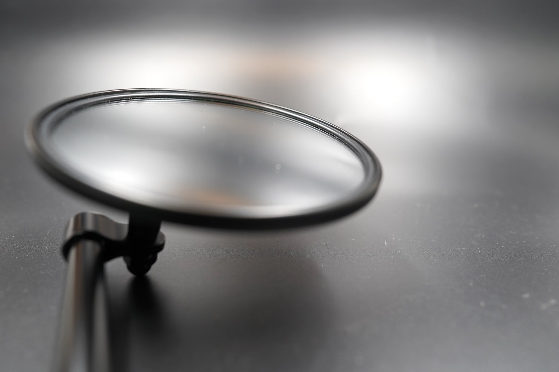 Classic Round Motorcycle Mirror – Chrome & Matte Black, Ø106mm