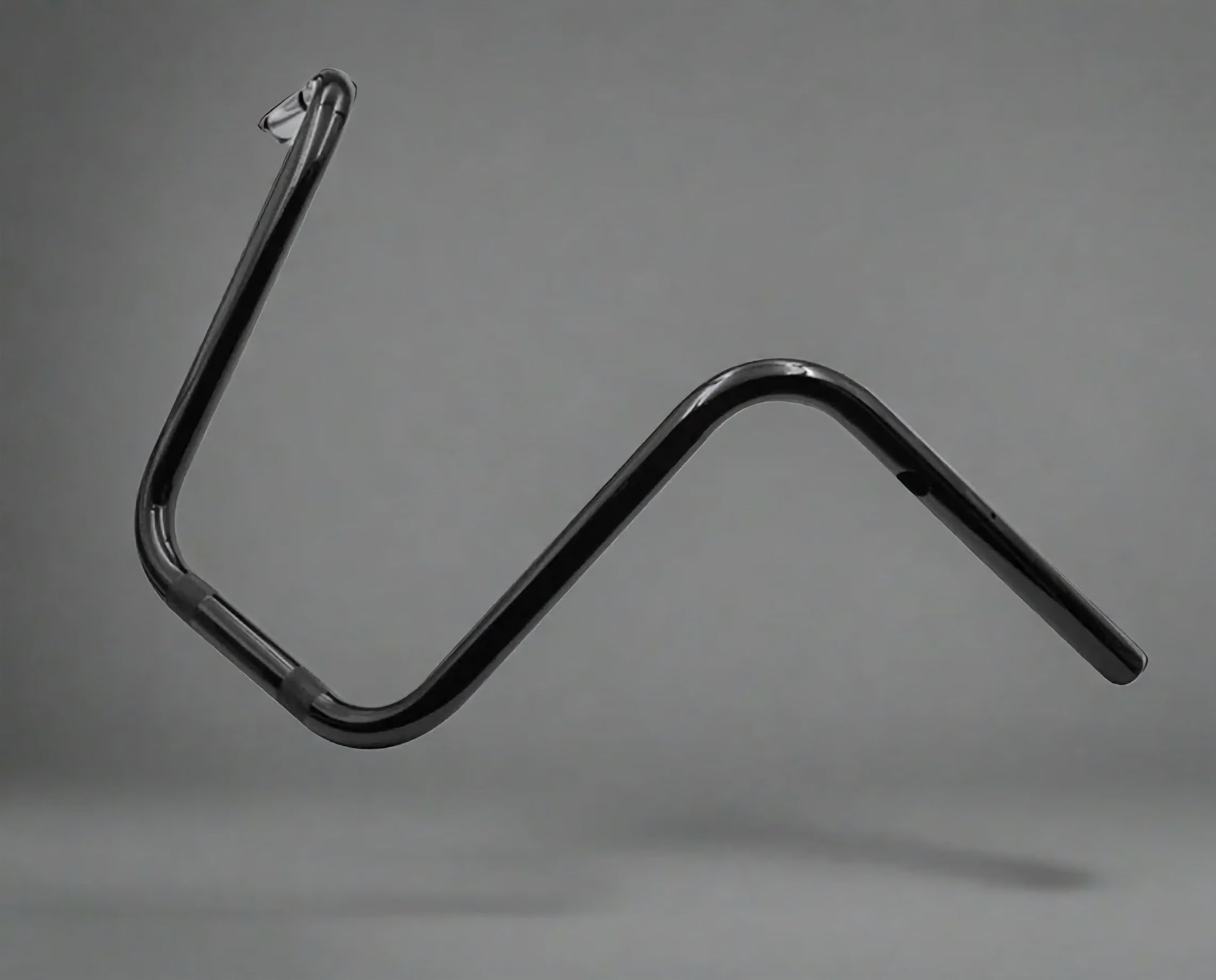 Ape Hanger Handlebar for Triumph Bobber – Piano Black / Chrome