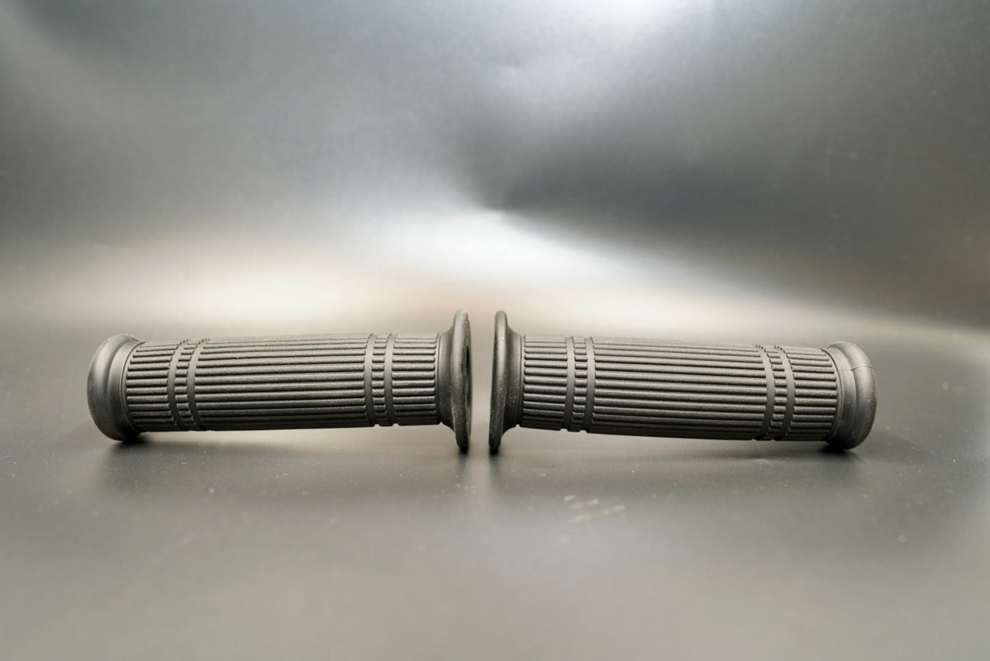 Classic Ribbed Motorcycle Handlebar Grips – 22mm (7/8") – Black Silicone Rubber (1 Pair)