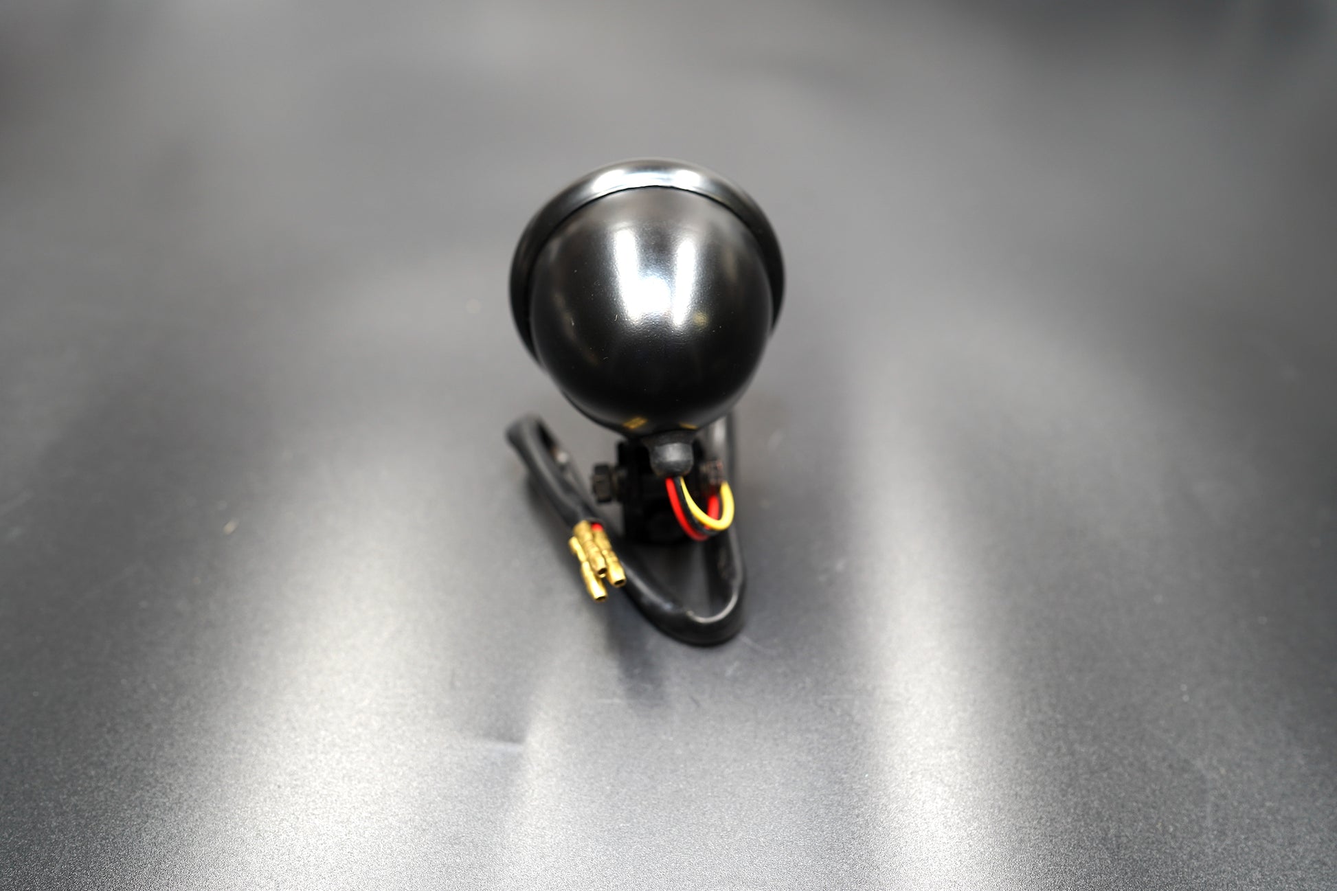Vintage-Style Round LED Tail Light – Matte Black or Chrome
