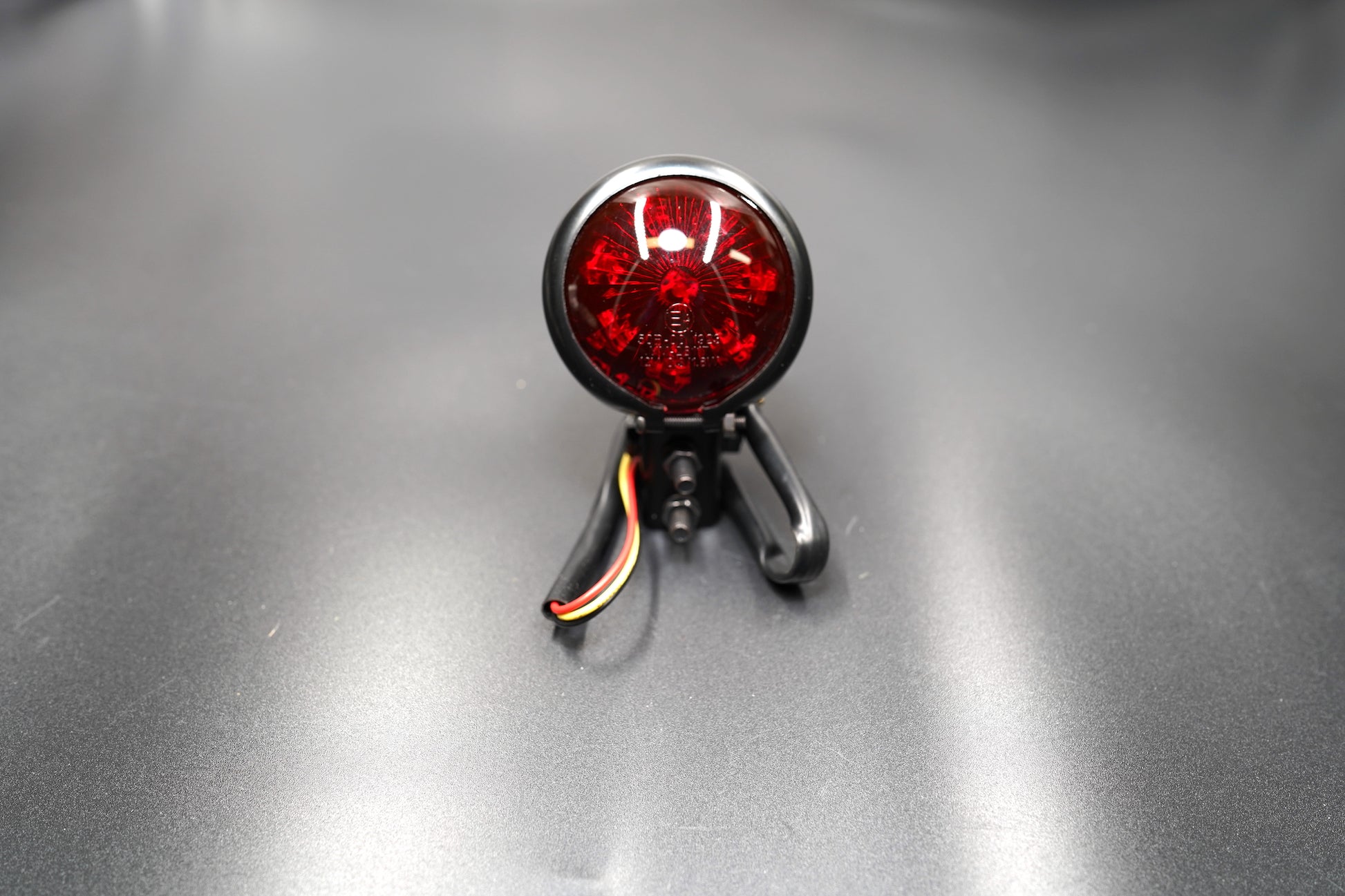 Vintage-Style Round LED Tail Light – Matte Black or Chrome