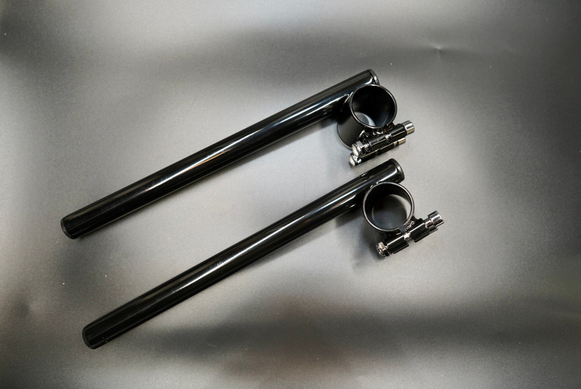 Angled close-up highlighting precision-machined joints and 22mm grip area.