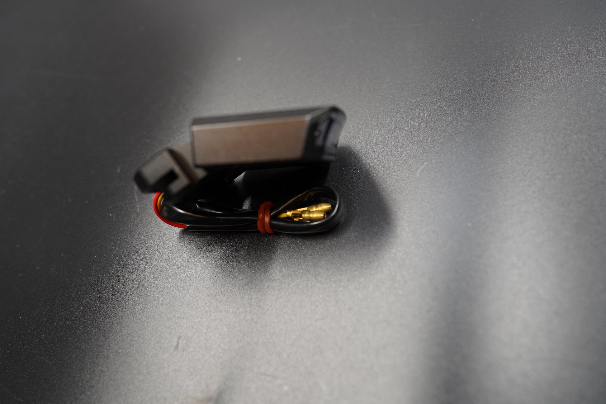 Rear angle highlighting 120° adjustable bracket and wire exit.