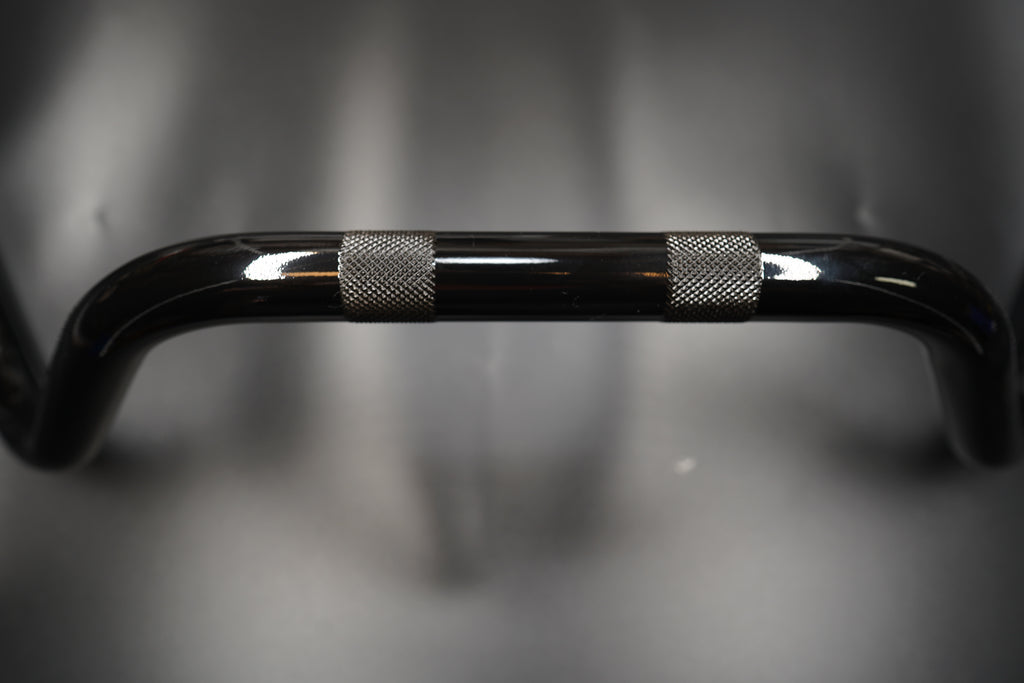  Detail shot of handlebar center section with clean welds 