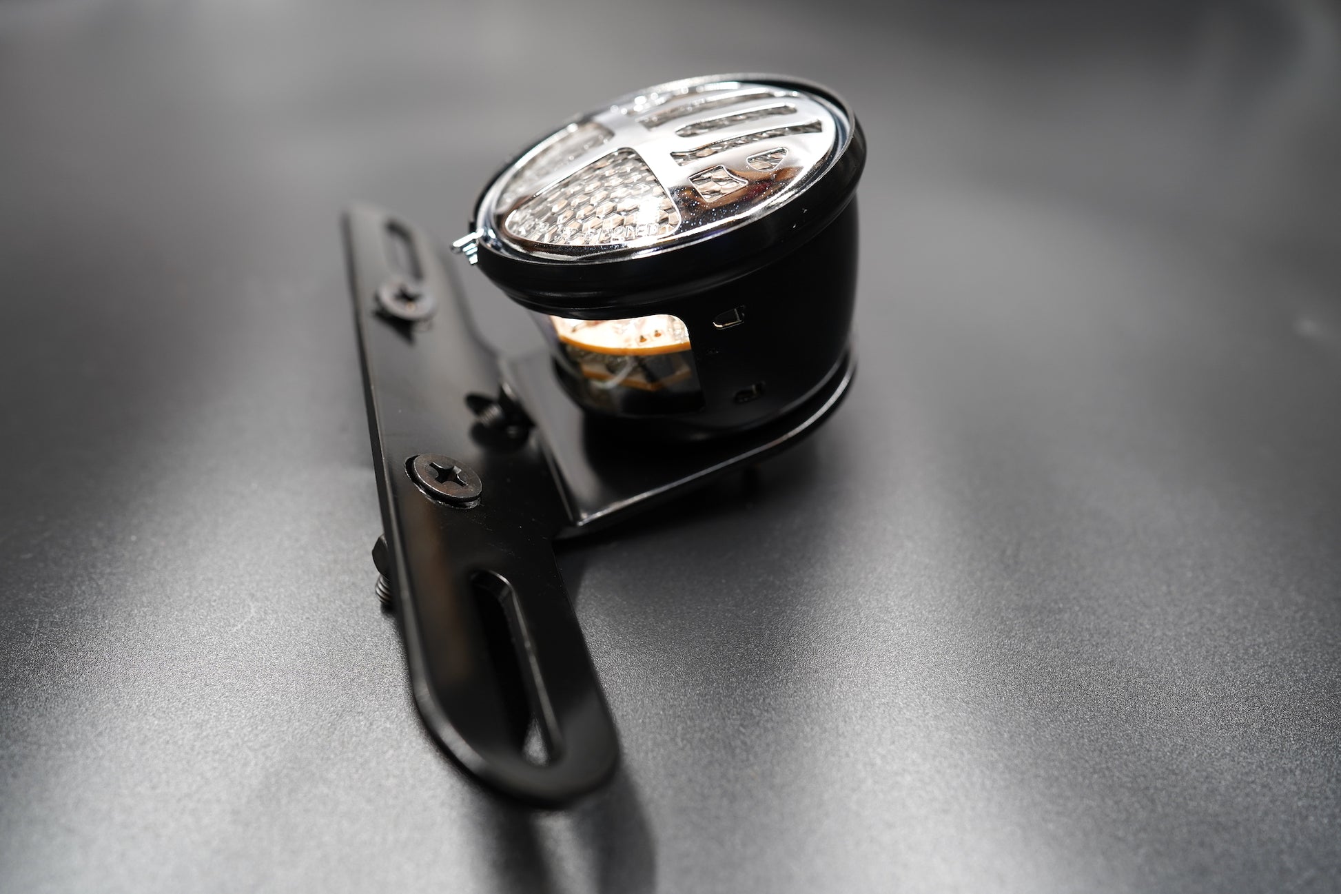 Angled perspective showing retro shape and balanced proportion.