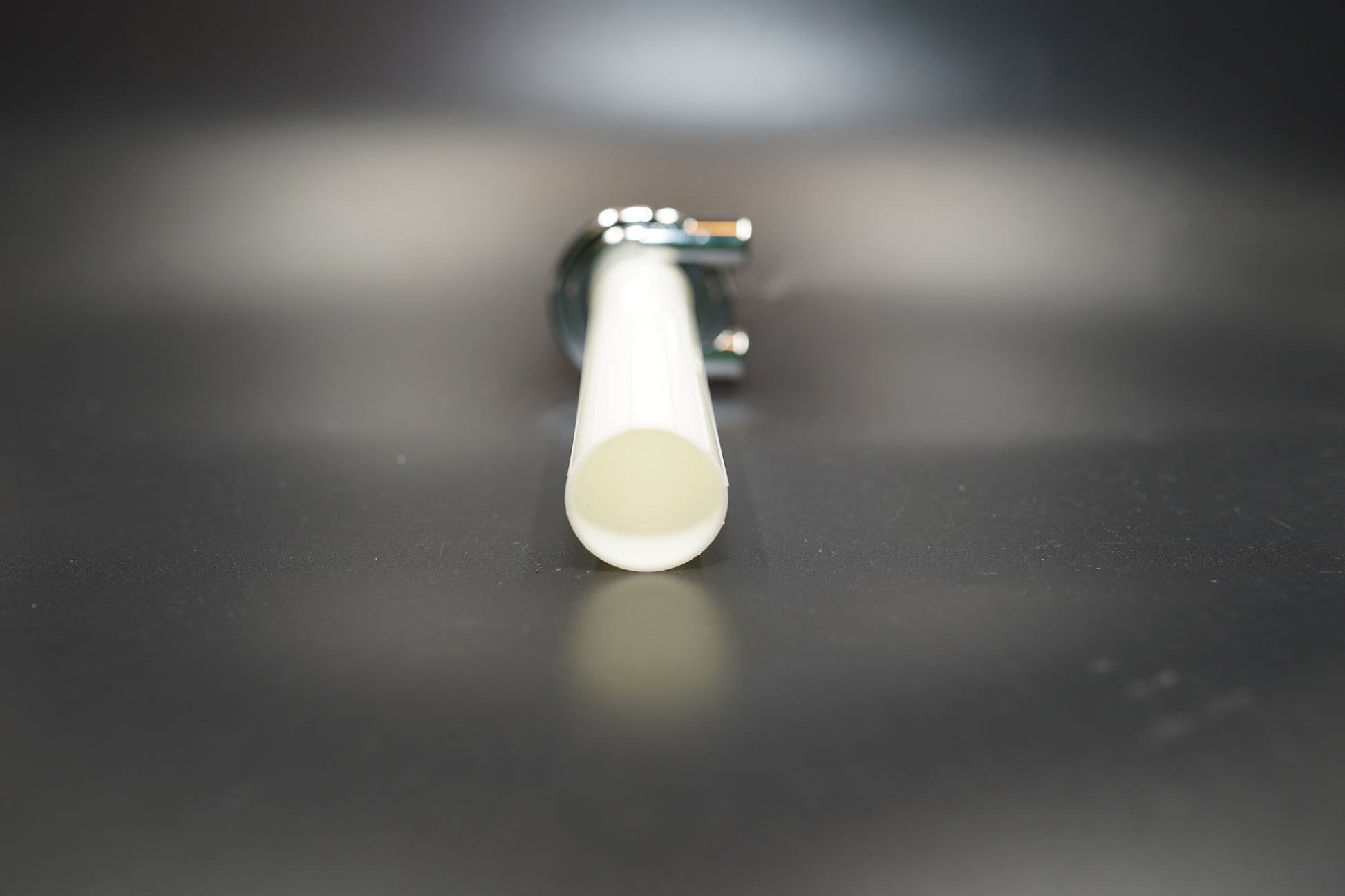 Top-down view showing throttle alignment and Allen screw details